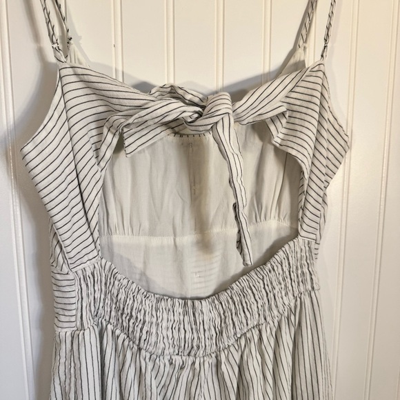 Lulus Women’s Coastal Air White Striped Tie-Back Culotte Jumpsuit Size Medium - Picture 9 of 16